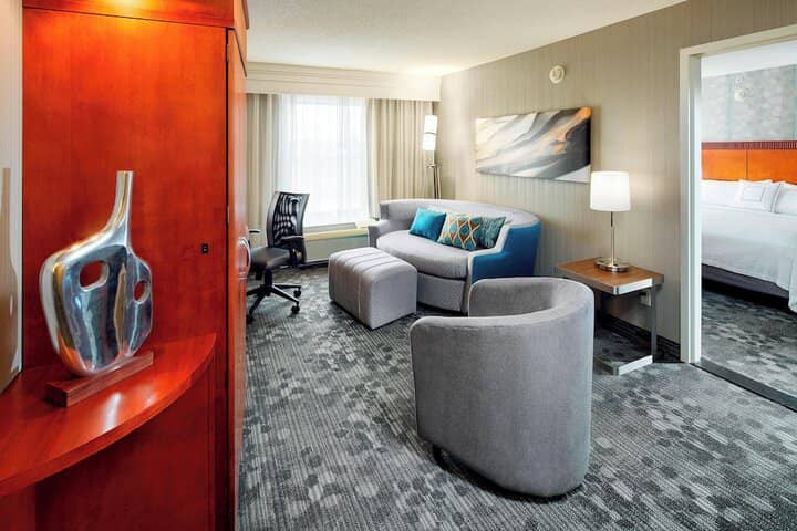 Room 11 of 38