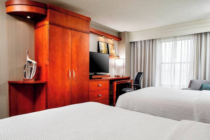 Room 6 of 38